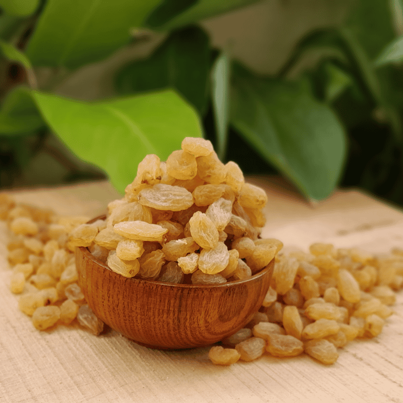 Natural Sun Dried Raisins Kishmish in Wooden Bowl Premium Sweet Dry Fruits Sirigrains